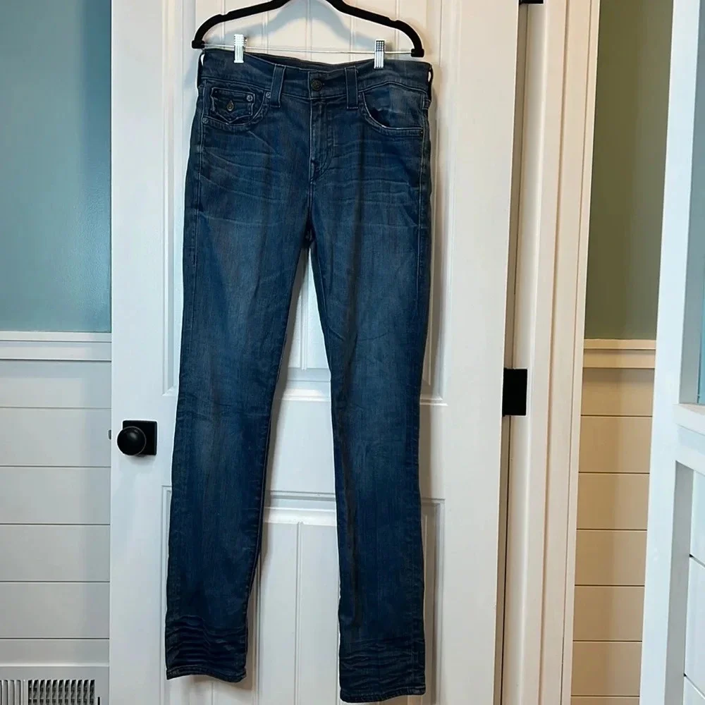 True Religion Brand ‘Geno’ Relaxed Slim‎ Jeans. Size 32.